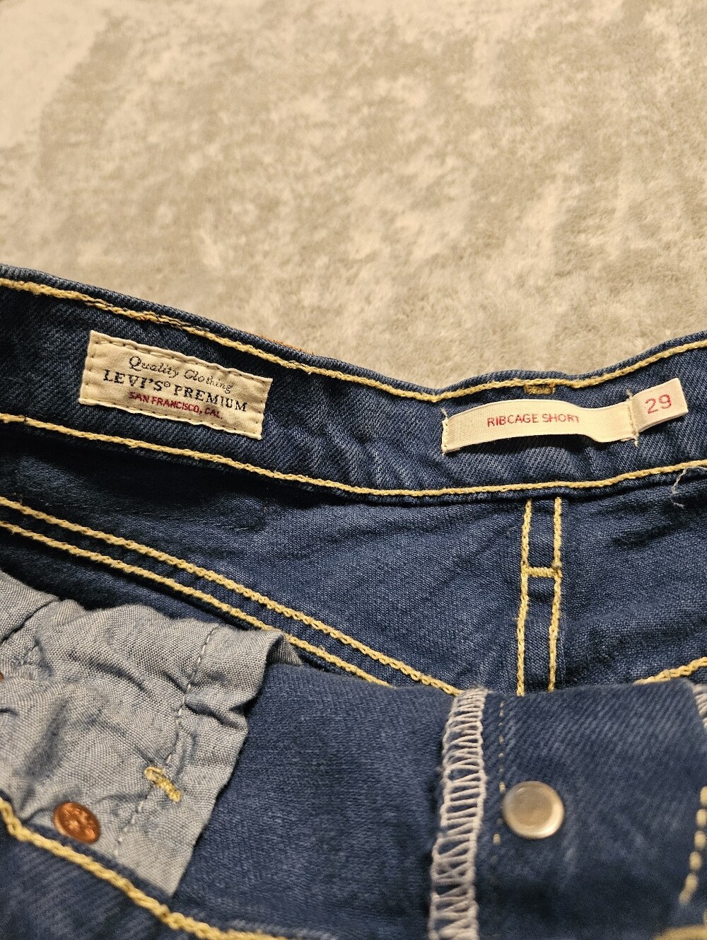 Levis Ribcage Short Size 29 - Picture 5 of 9